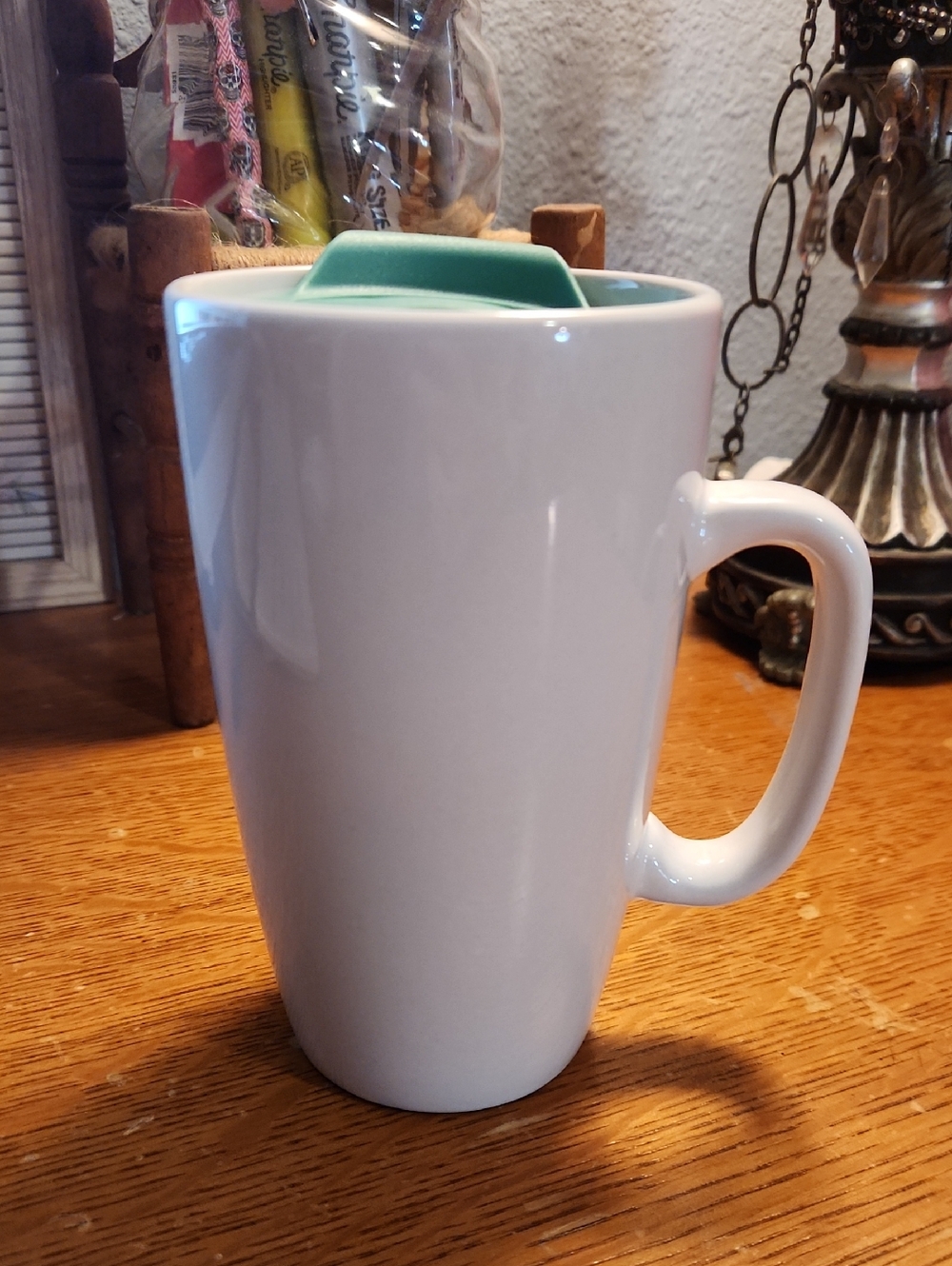 Central Perk Travel Coffee Mug With Lid - Picture 3 of 5